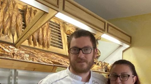 Fabien Chassonnery, avec son épouse Camille, est issu d’une famille de boulangers dont l’histoire a commencé à Thiers au XIXe siècle. M.Guglielmi Fabien Chassonnery, avec son épouse Camille, est issu d’une famille de boulangers dont l’histoire a commencé à Thiers au XIXe siècle. M.Guglielmi